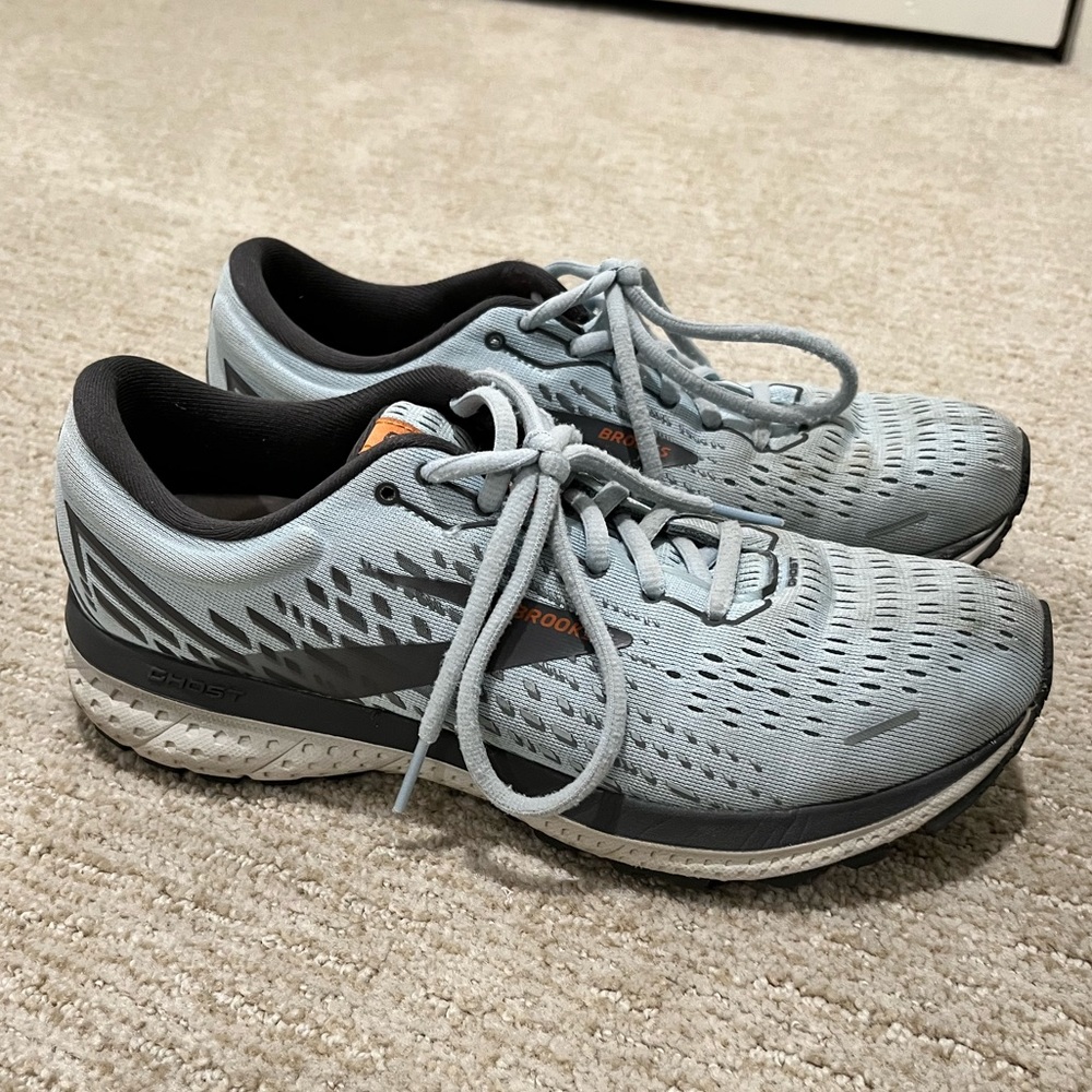 Brooks Running Women’s ghost 13 size 9